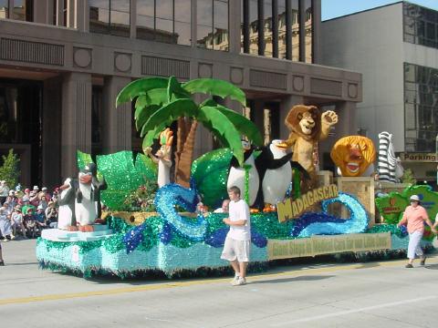 Honoring Primary Medical Center - Walmart Float